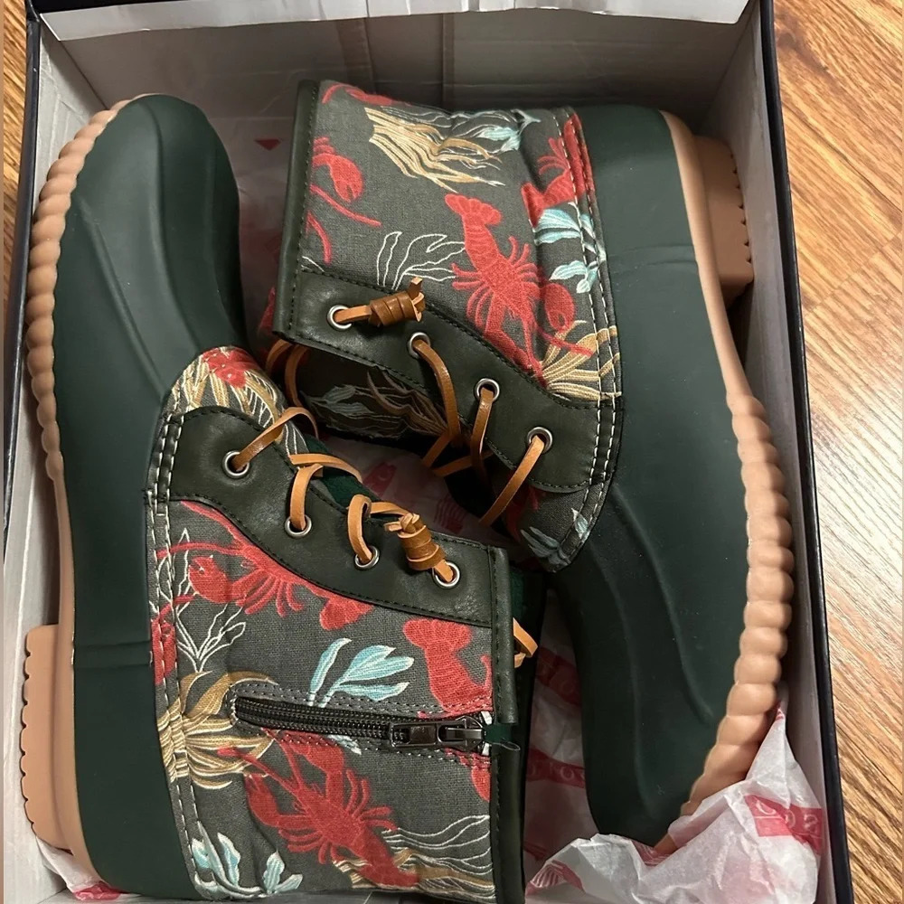 new Solo rubber boots, size 9.5